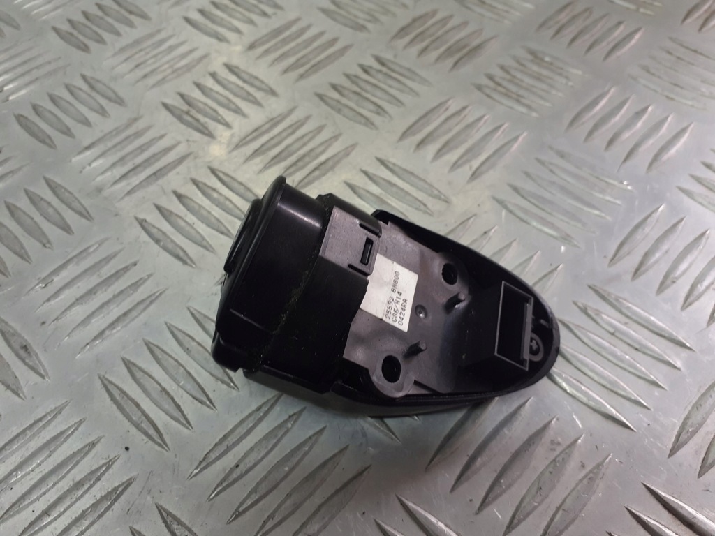 фото №3, Перемикач радіо nissan оригінальний номер 25552-bn800