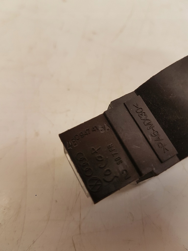 фото №4, Лампа освещение кабины audi 4b0947415a