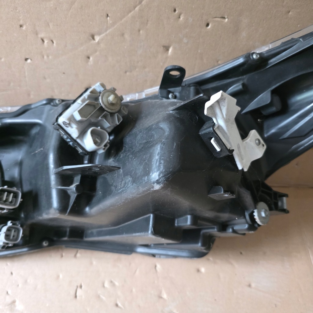 фото №14, Лампа передняя правая toyota corolla e16 e18 2013-2019r 81110-02l70