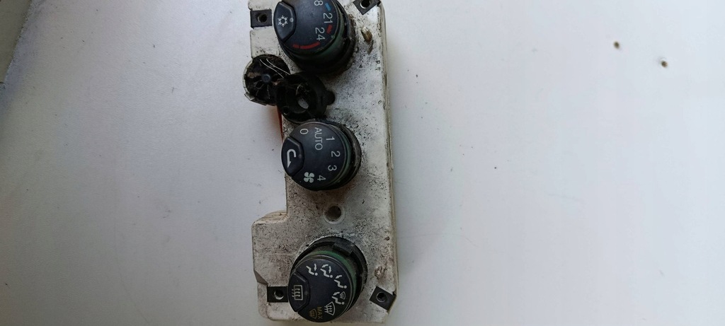 фото №1, Alfa romeo 156 2001 16238079 панель кондиционера 16238079