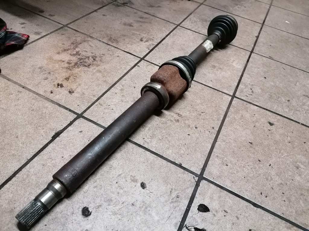 Привідний вал focus mk2 2.0 tdci powershift 7m51-3b436-cc Доставка