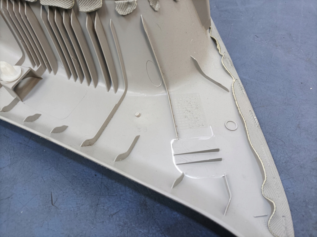 фото №14, Toyota avensis t27 kombi потолок фонари ручки