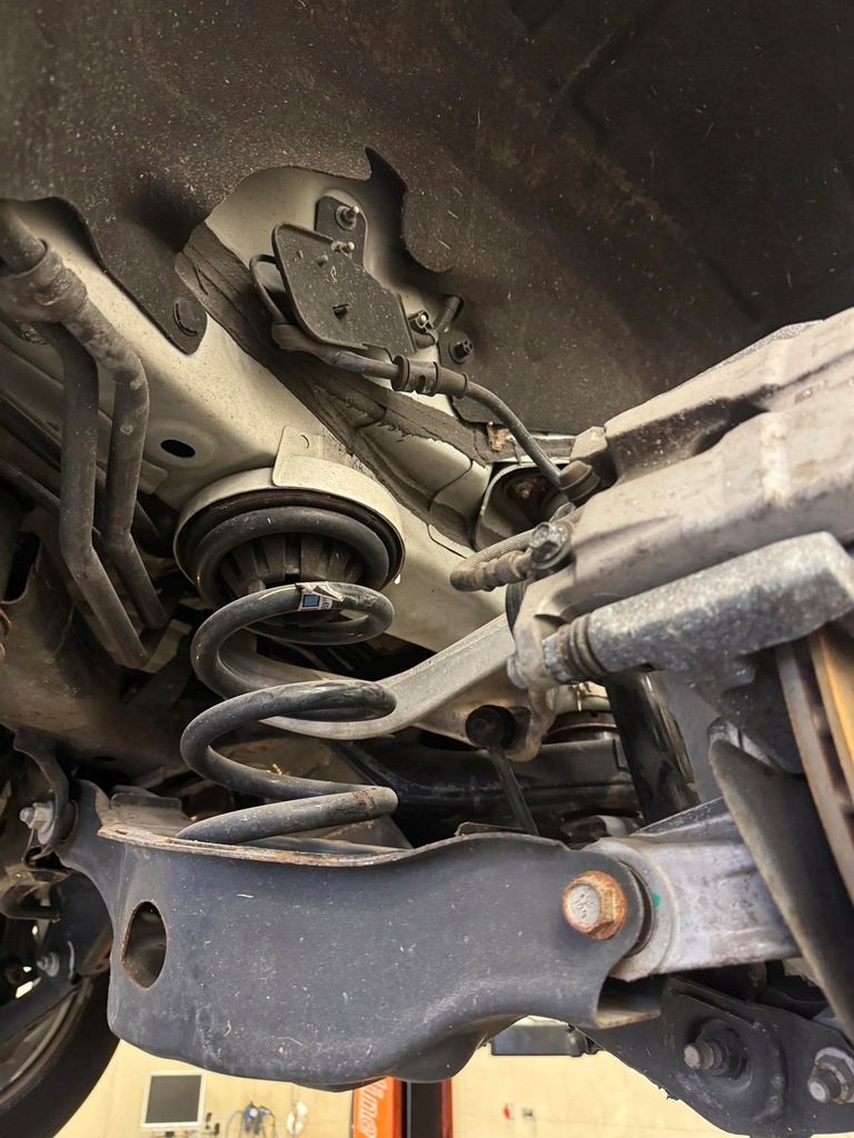 фото №7, Підвіска задня важіль поворотний кулак амортизатор infiniti qx60 2022 2023 2024