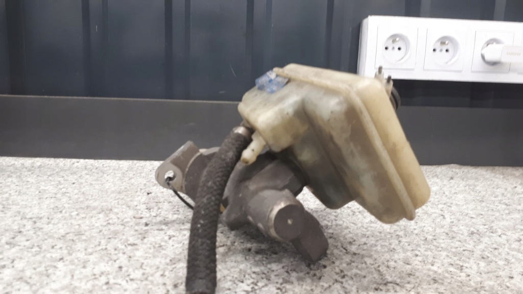 1162036 насос тормозная bmw e36 2.2 Оригинал