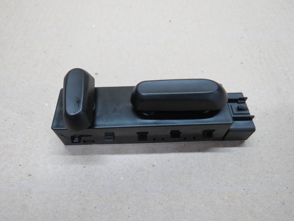 фото №1, Opel insignia a lift перемикач керування сидіння