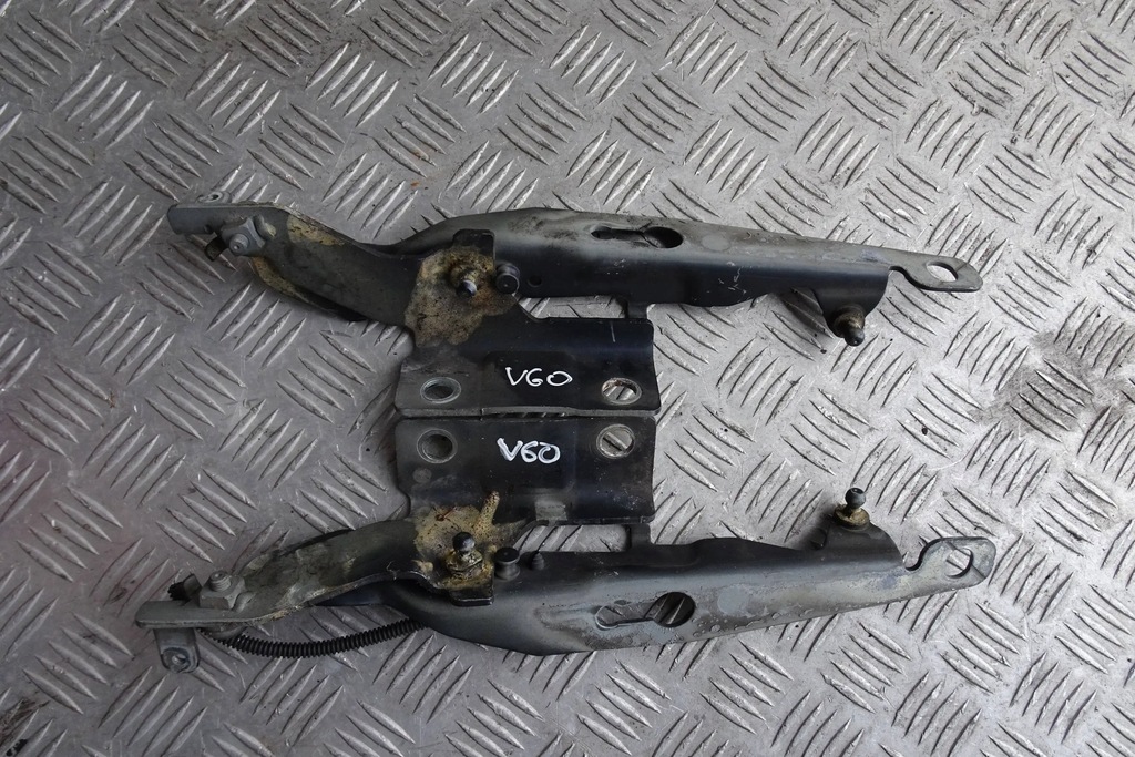 фото №1, Volvo v60 петли капот комплект