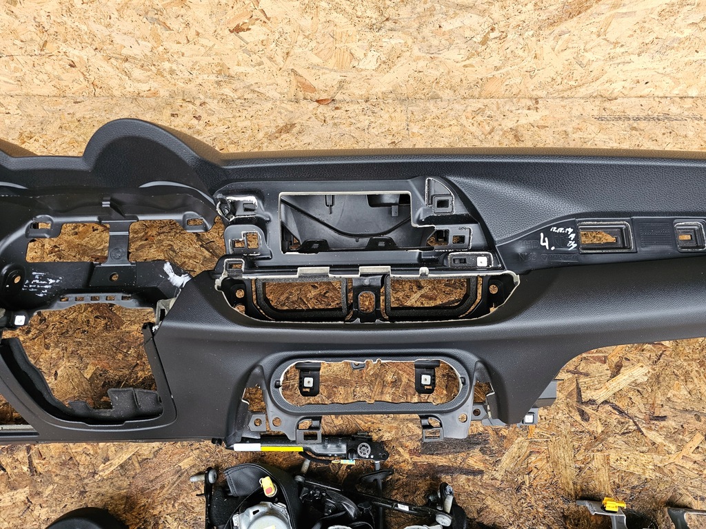 фото №6, Alfa romeo stelvio приборная панель консоль ремни подушка безопасности