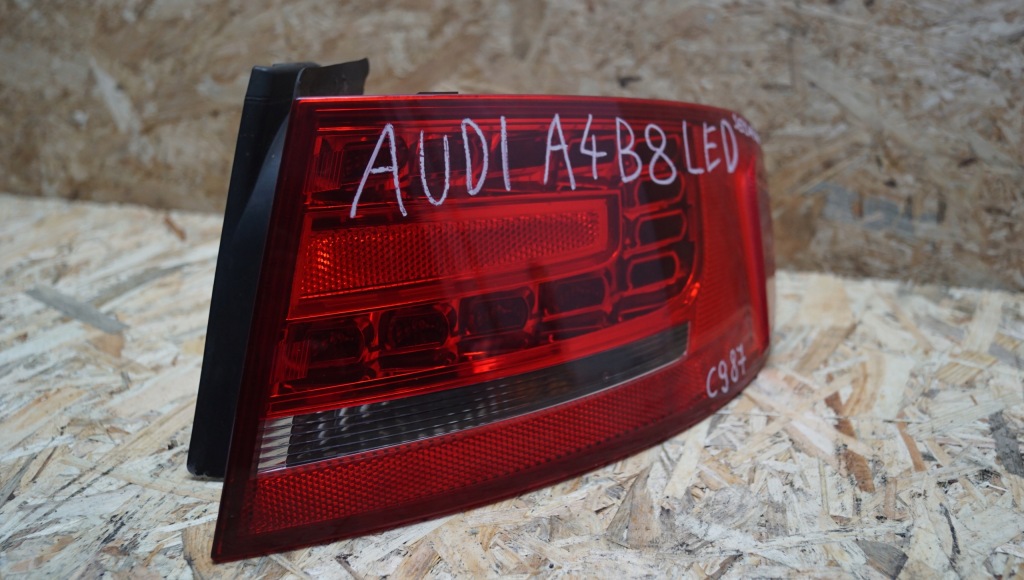 Фара праві задній audi a4 b8 седан led 8k5945096b Недорого