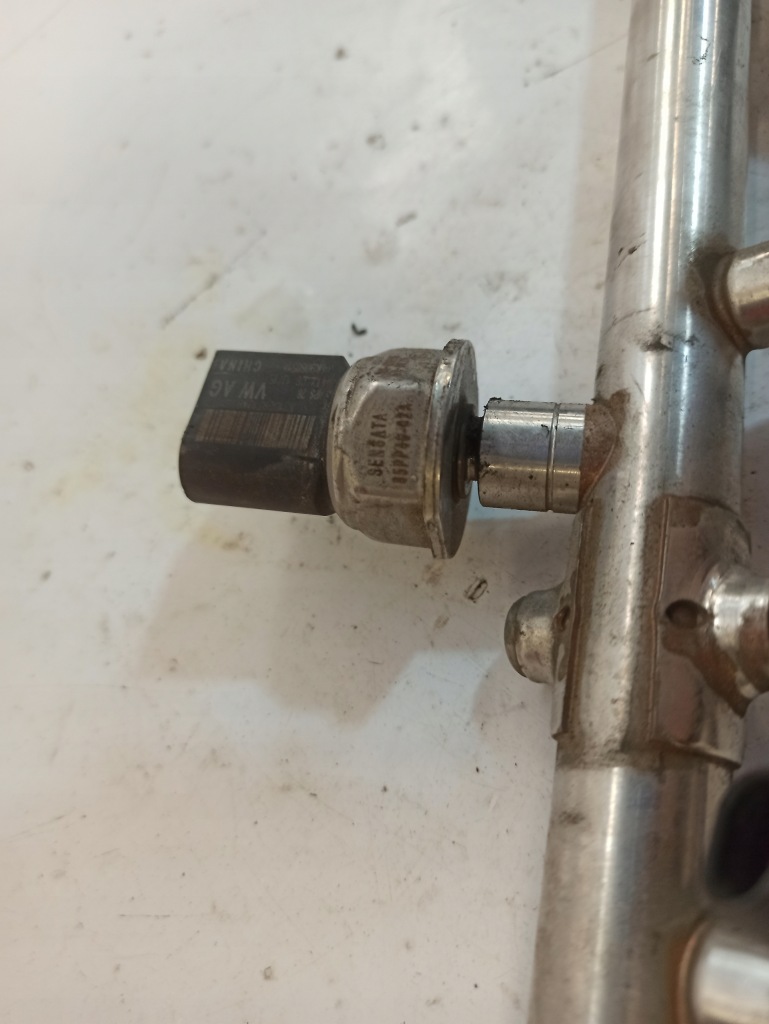 фото №11, Volkswagen vw passat b8 молдинг впрыскная 06k133317h