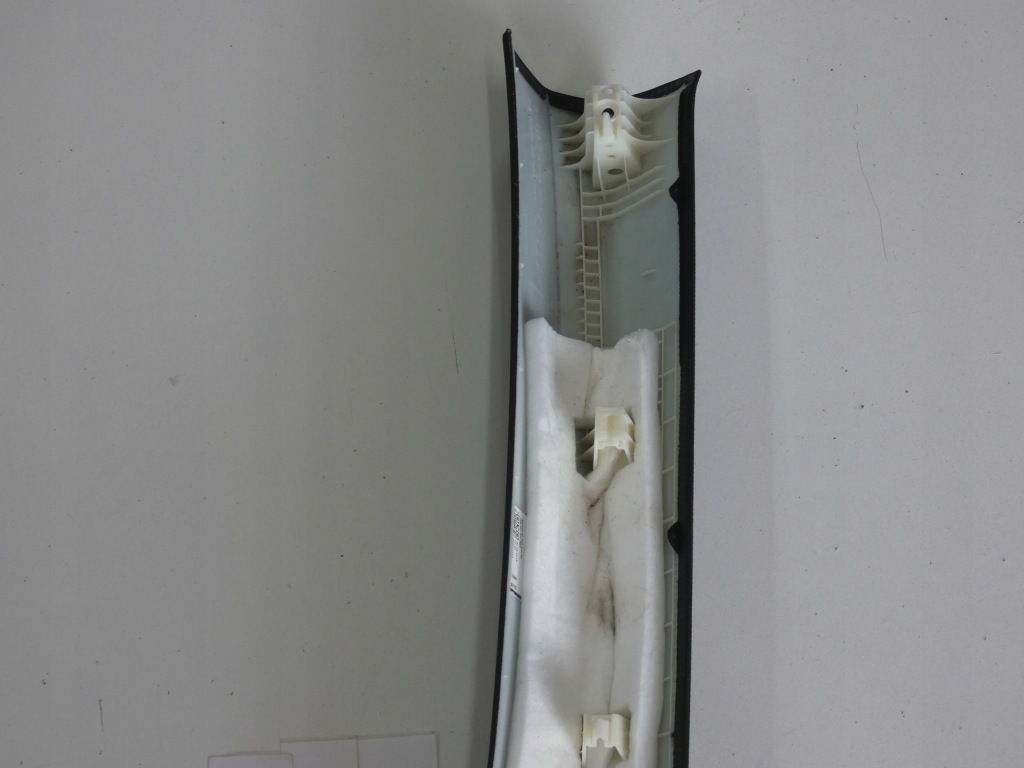 фото №7, Оббивка, обшивка стійка праве audi q-8 перед 724.