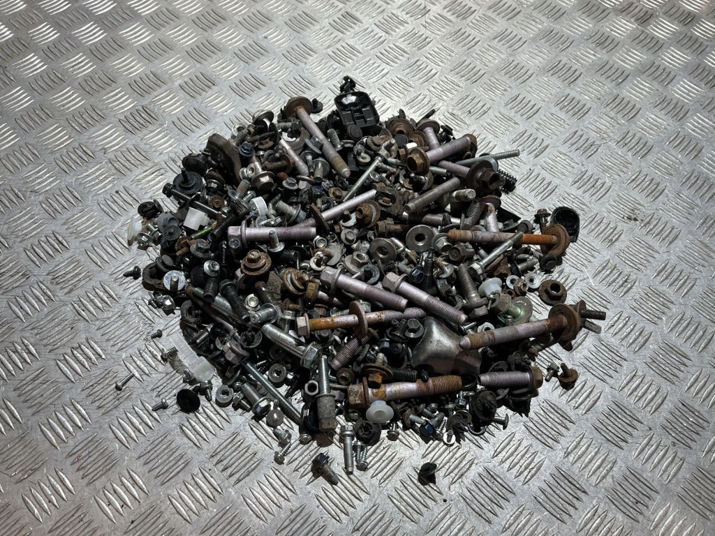 фото №1, Болти кліпси з демонтажу mazda cx-5 ii kf 17-