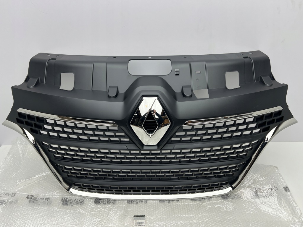 Renault master 3 рестайлінг  решітка  решітка радіатора бампера передній перед n 19-24 Недорого