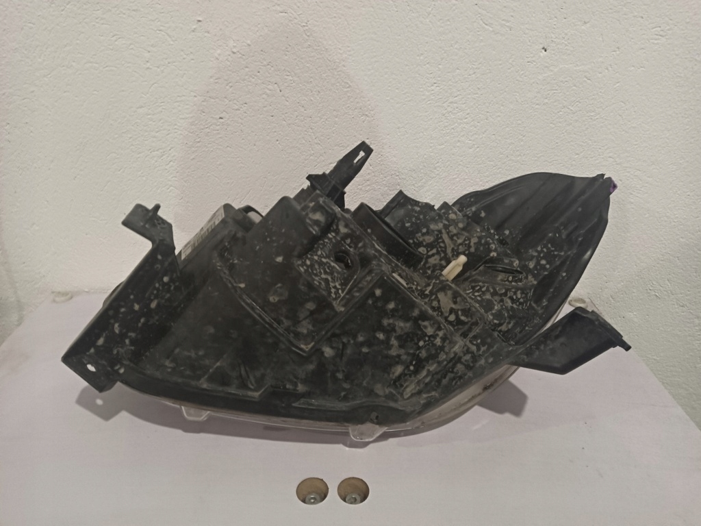 фото №7, Dacia dokker лампа передняя правая перед 12- 260109545r eu