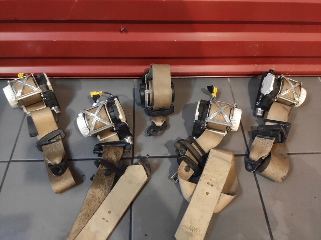 фото №1, Mercedes w164 ml pas безпеки лівий правий перед задня бежевий