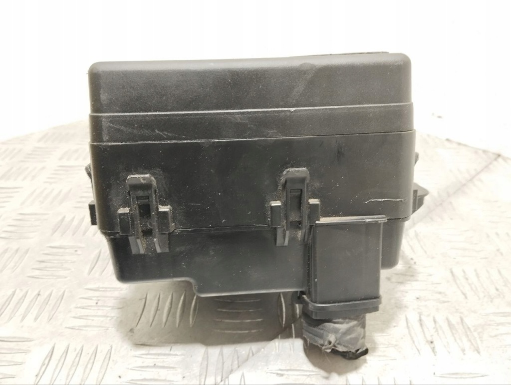 Maserati quattroporte 2014 коробка запобіжників / комплект 670007387 Недорого