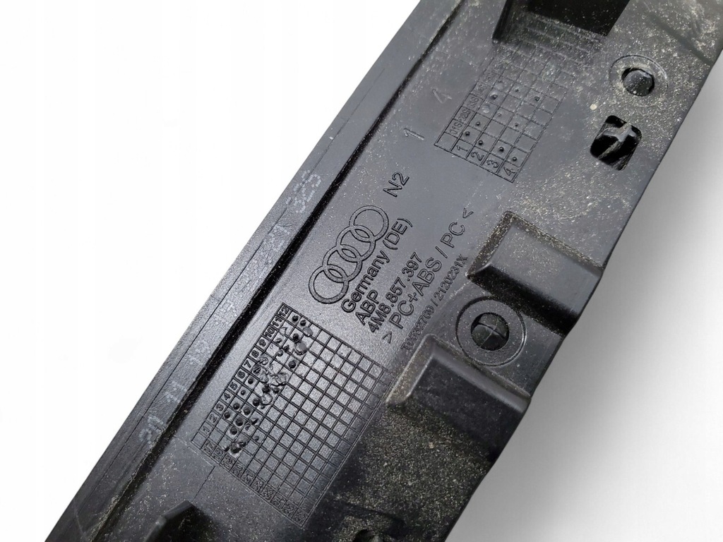 фото №7, Audi q7 4m 2020 елементи обшивка колонки кермового