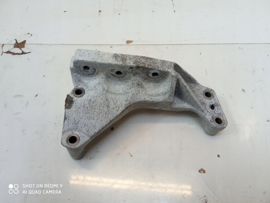 фото №1, Opel astra k lift кронштейн кронштейн 42496557 1.5 d