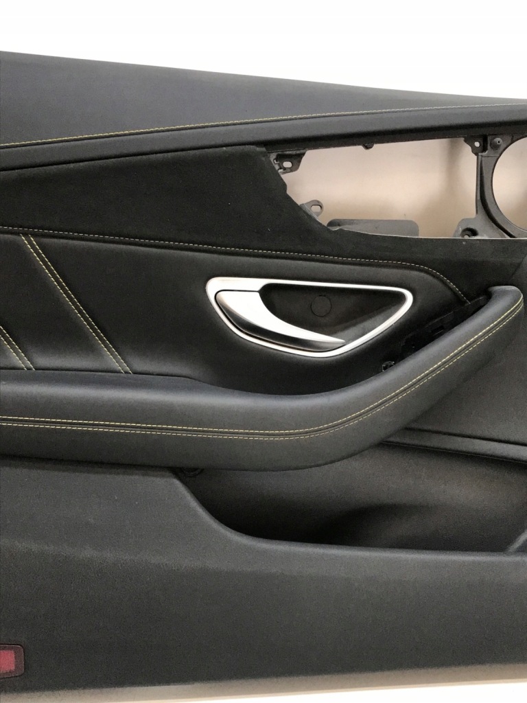 Mercedes w205 кабріолет  amg обшивка двері ліва в Україні