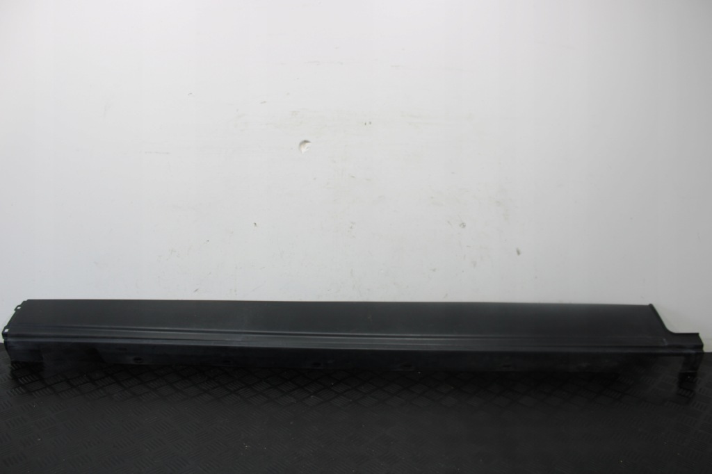 фото №1, Накладка поріг поріг правий land rover discovery v 5 l462 cpla-101d56-aa