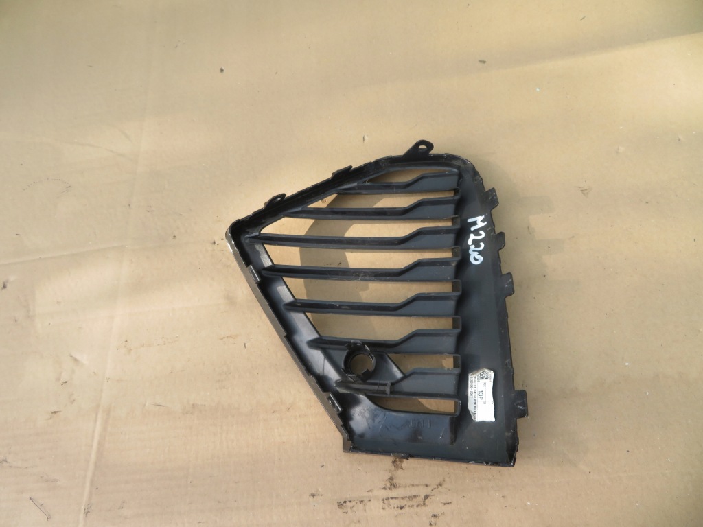 фото №10, Volvo xc60 ii правая решётка заглушка бампера перед