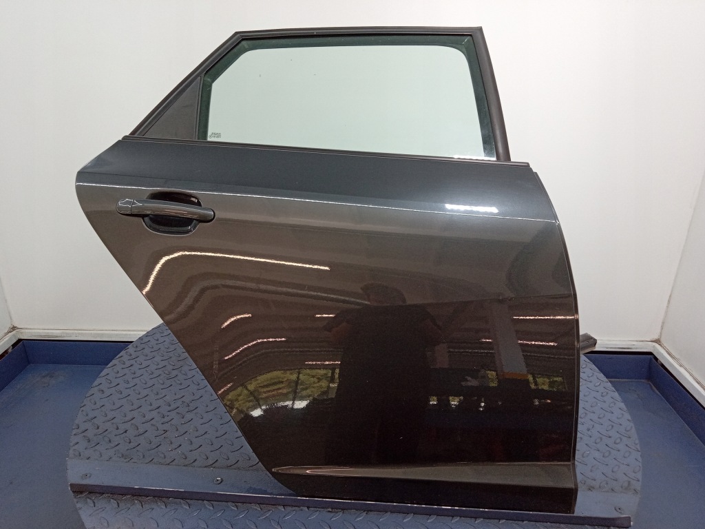 фото №1, Seat ibiza iv 6j kombi дверь задняя правое задние lw7z