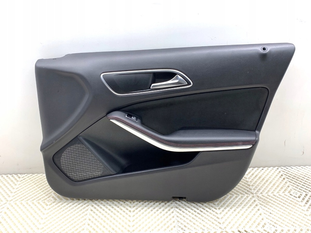 фото №1, Обшивка дверь правый перед amg mercedes w176 a2467201248 хэтчбек 12-18