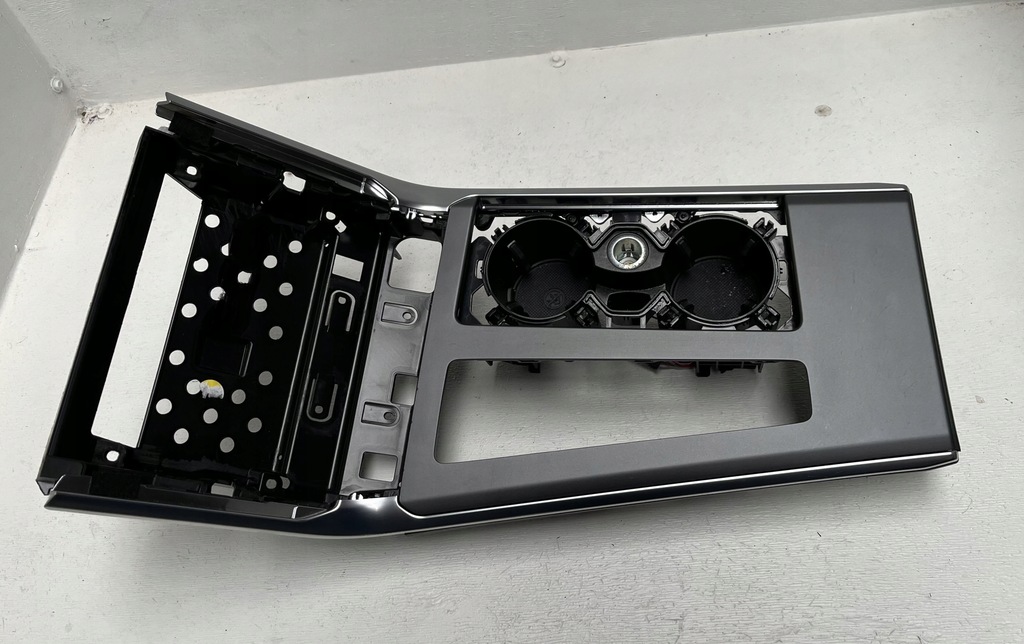 фото №1, Audi a6 c8 4k рамка панель средний туннель