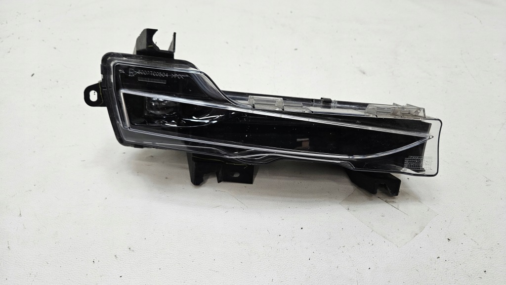 Купити Протитуманна фара led правий tesla model 3 1077396-00-d