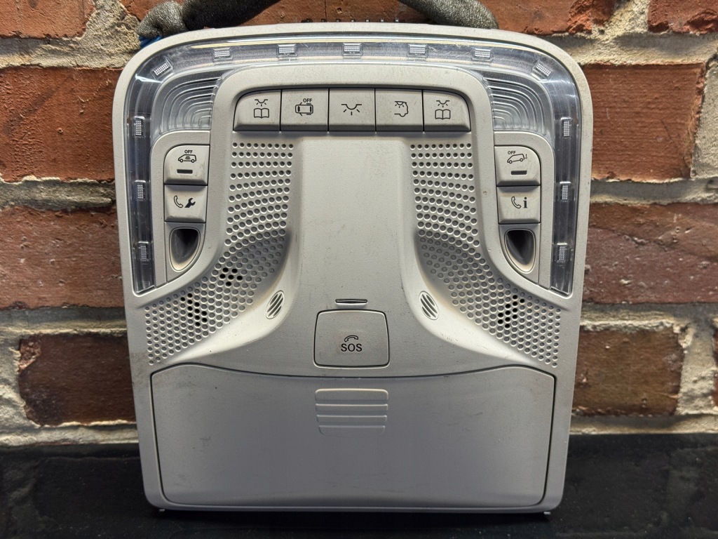 фото №1, Mercedes w447 освещение салона кабины a4479009011