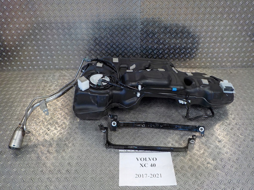 фото №1, Volvo xc40 17-21 бак пального помпа