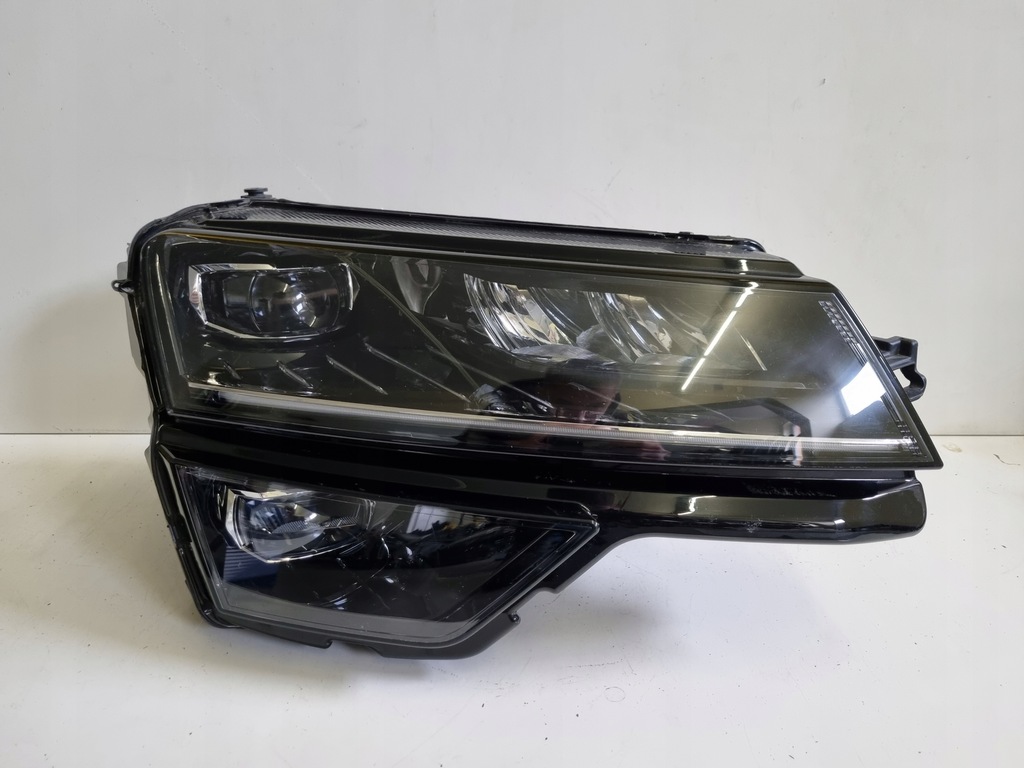 фото №1, Лампа правий перед передня skoda karoq full led 16-21