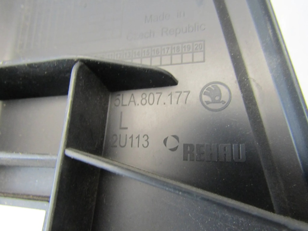 фото №10, Skoda yeti направляющая бампера левый перед 5la807177