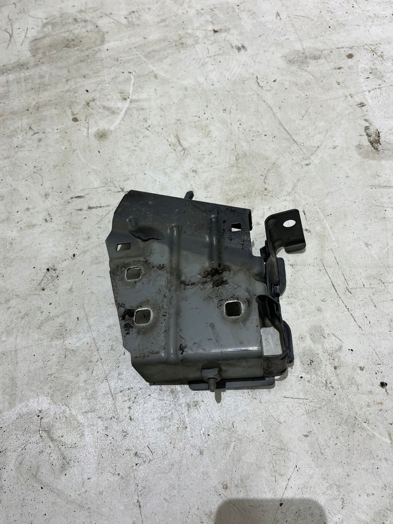 фото №1, Renault master iii iv левая кронштейн крыла направляющая кронштейн 631438806r