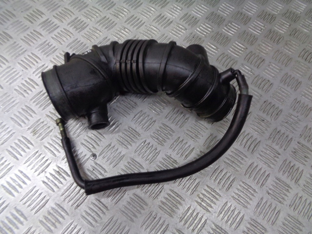 Купить Труба воздуха volvo v40 1.8 gdi mr312759