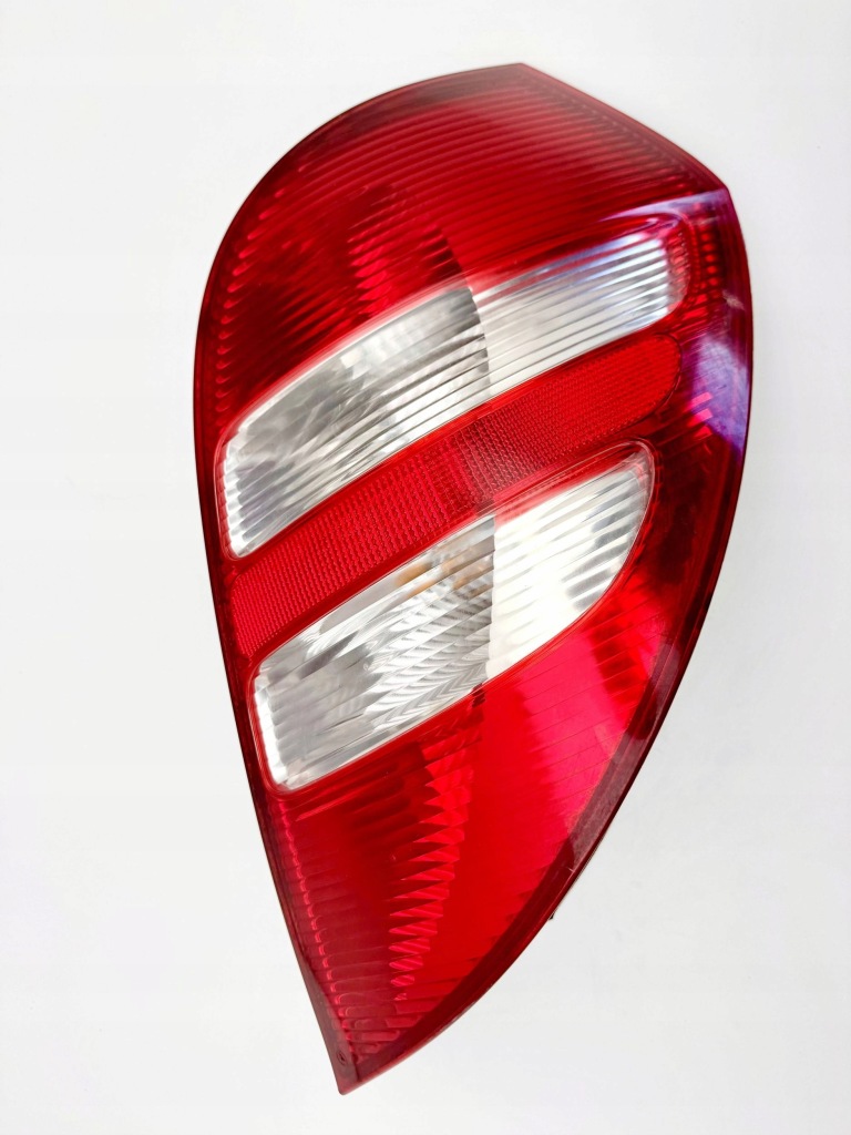 Купить Лампа задняя правая mercedes w169 a1698200464r