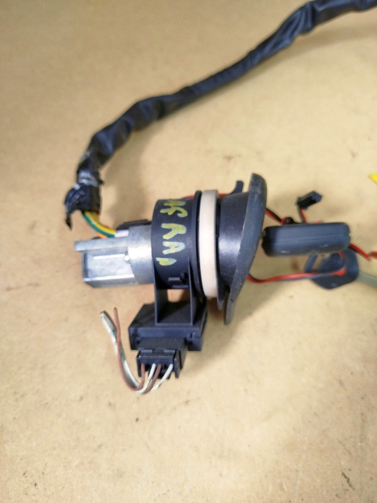 фото №2, Замок зажигания с ключ разъёмы оригинальная renault safrane