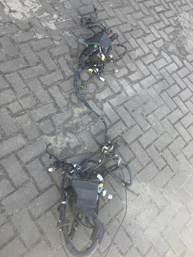 фото №1, Rav4 iv 13- disel электропроводка отсек двигателя