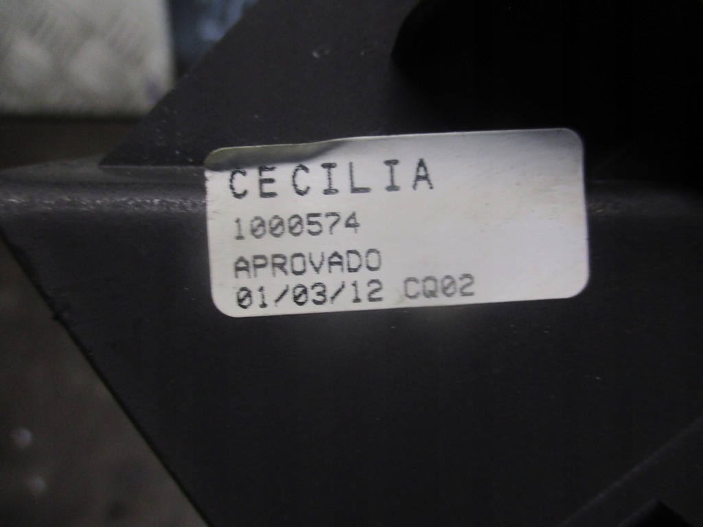 Рамка дисплея 213680437 opel zafira b 05-14r Оригінал