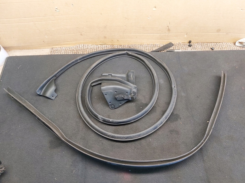 фото №1, Прокладка дверь левых lexus rc f 14r