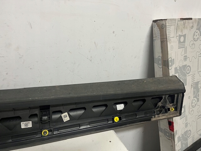 фото №14, Молдинг дверь левый правый перед audi q8 rsq8 4m 2020- 4m8853960d 4m8853959d