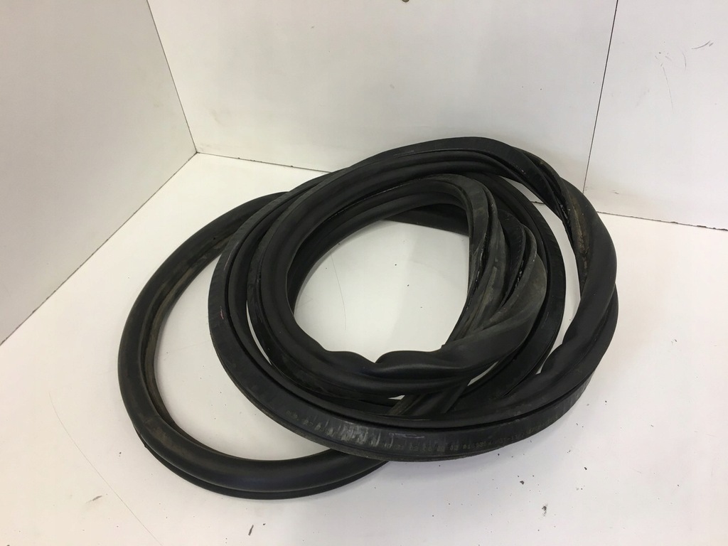 фото №11, Прокладка кришки багажника audi a4 b7 2004-2008 combi 8e9827705