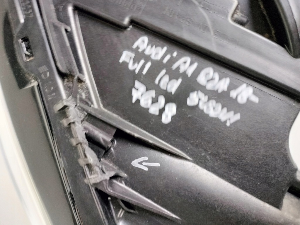 фото №12, Лампа левая фара audi a1 82a 18- full led