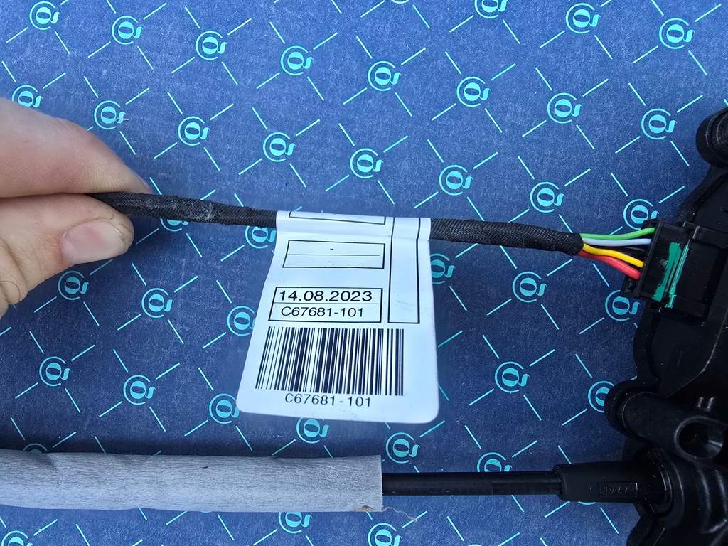 фото №4, Доводчик крышки задняя bmw x2 f39 7423848 новый orginał