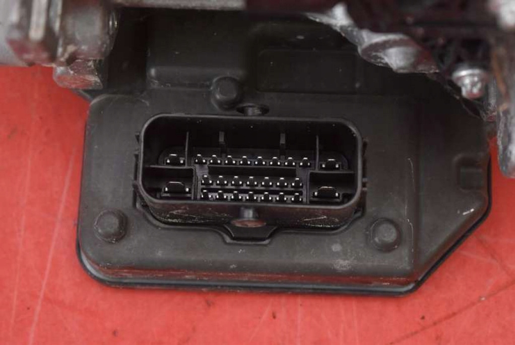 Насос тормозная eu 1037123-00-b tesla model s lift performance 762 km 16-21 с Разборки