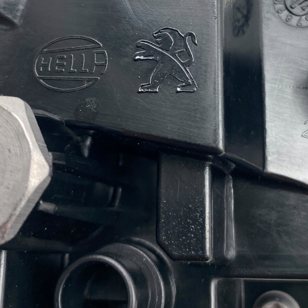 фото №12, Лампа правый задняя w крышка peugeot 308 iii kombi 9835300580