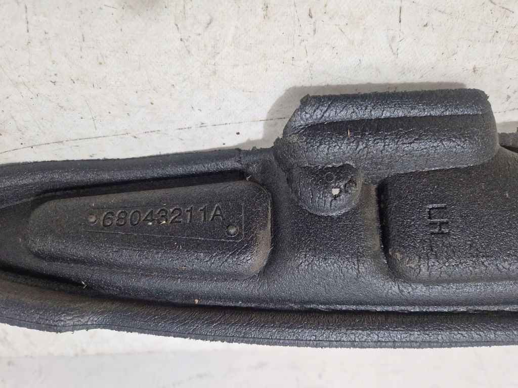 фото №8, Dodge charger 2019- шумоизоляция крыла левая правое 68043211a 68043210a