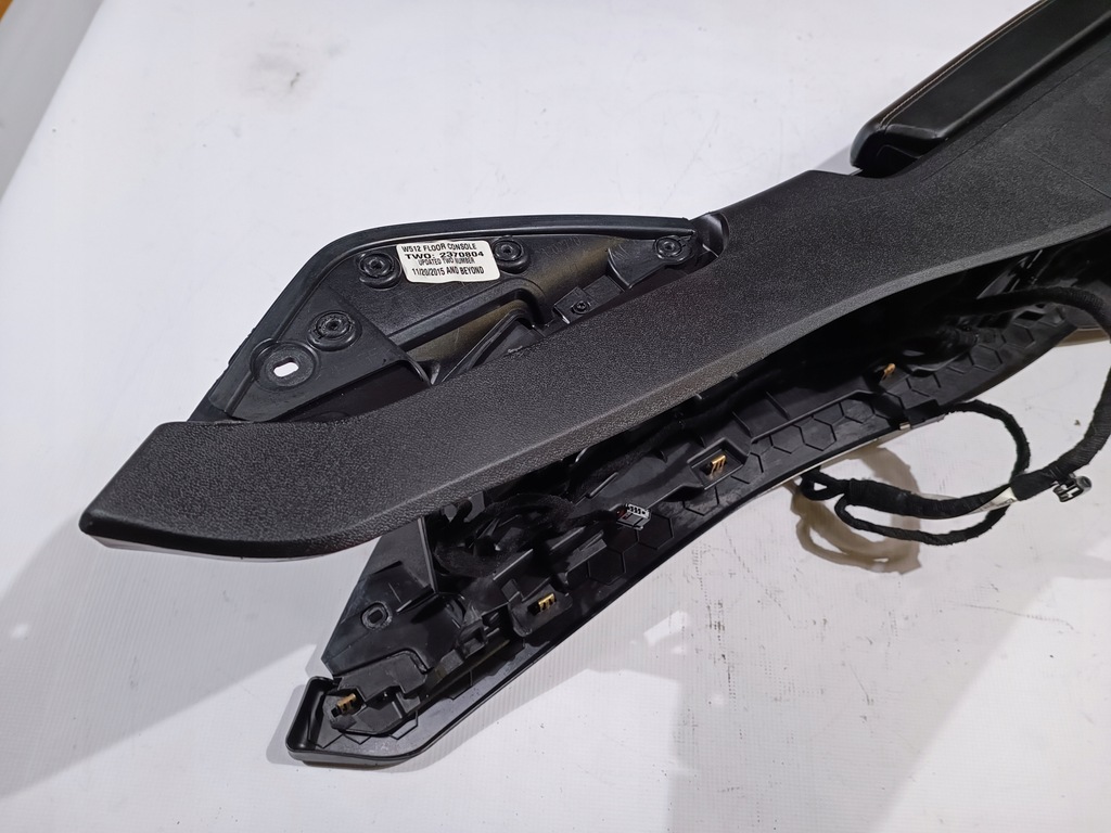 фото №8, Туннель средний подлокотник chevrolet camaro 2016-