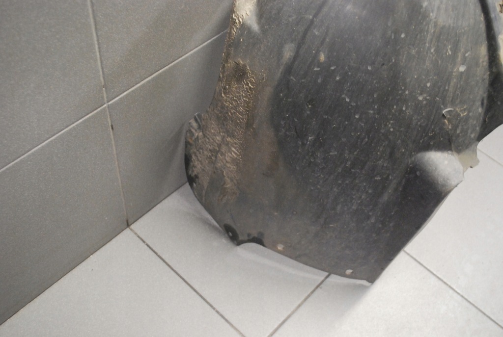 фото №7, Подкрылок правый перед audi a6 c5 2.4 4b0821172a