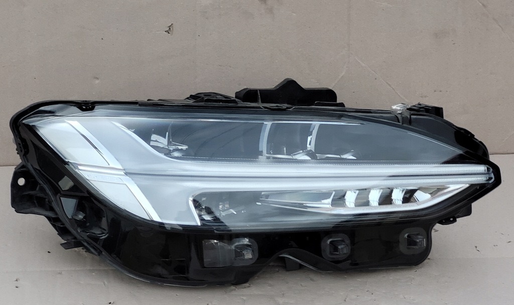 фото №1, Volvo s90 v90 ii лампа права full led 31655139