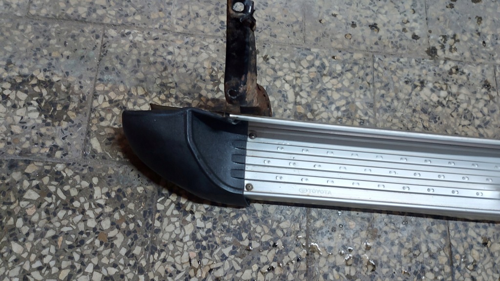 фото №2, Подножка порог левый toyota hilux viii 15-